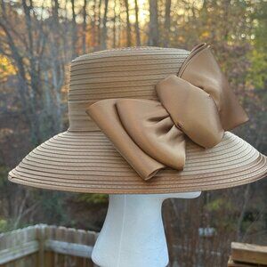 EXQUISITE TAN HAT WITH RIBBON AND BOW